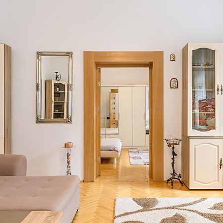 Apartament Brasov Centrul Vechi - 67Sqm - 2Min To Counsel Square Zewnętrze zdjęcie