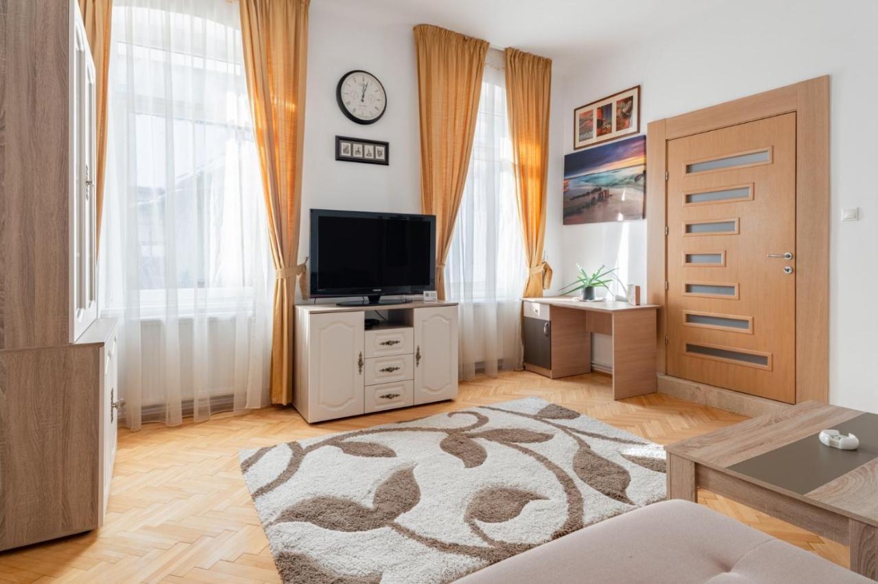 Apartament Brasov Centrul Vechi - 67Sqm - 2Min To Counsel Square Zewnętrze zdjęcie