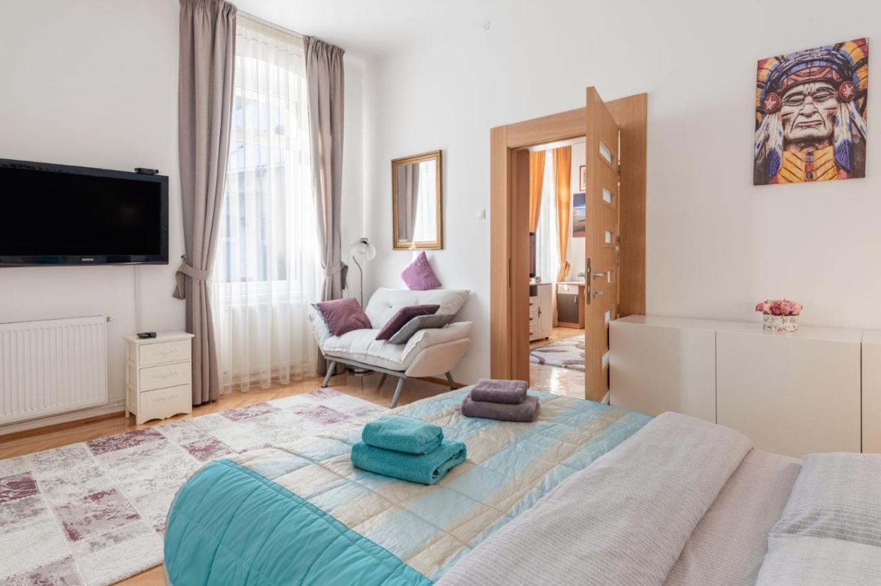 Apartament Brasov Centrul Vechi - 67Sqm - 2Min To Counsel Square Zewnętrze zdjęcie