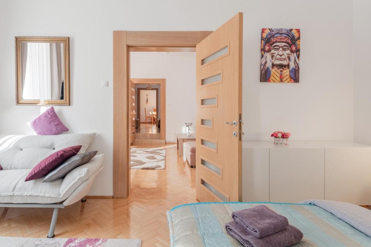 Apartament Brasov Centrul Vechi - 67Sqm - 2Min To Counsel Square Zewnętrze zdjęcie