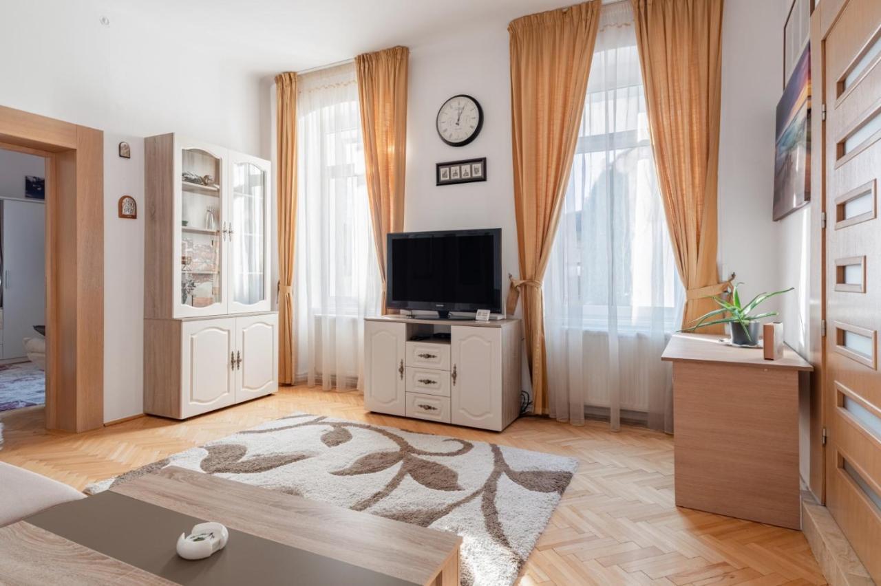 Apartament Brasov Centrul Vechi - 67Sqm - 2Min To Counsel Square Zewnętrze zdjęcie