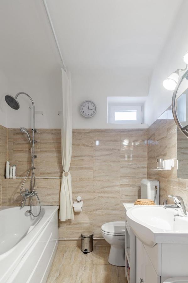 Apartament Brasov Centrul Vechi - 67Sqm - 2Min To Counsel Square Zewnętrze zdjęcie