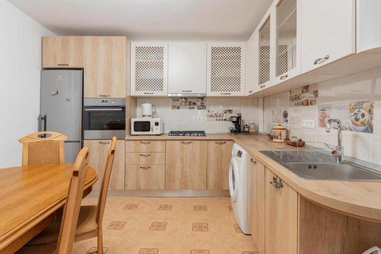 Apartament Brasov Centrul Vechi - 67Sqm - 2Min To Counsel Square Zewnętrze zdjęcie