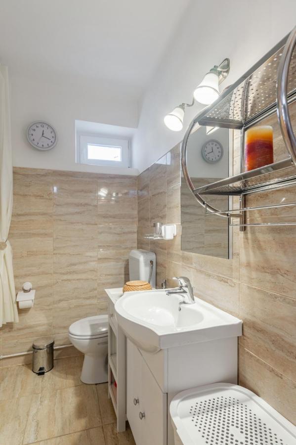 Apartament Brasov Centrul Vechi - 67Sqm - 2Min To Counsel Square Zewnętrze zdjęcie