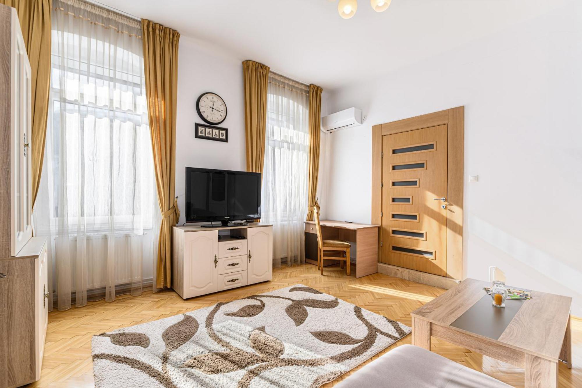 Apartament Brasov Centrul Vechi - 67Sqm - 2Min To Counsel Square Zewnętrze zdjęcie