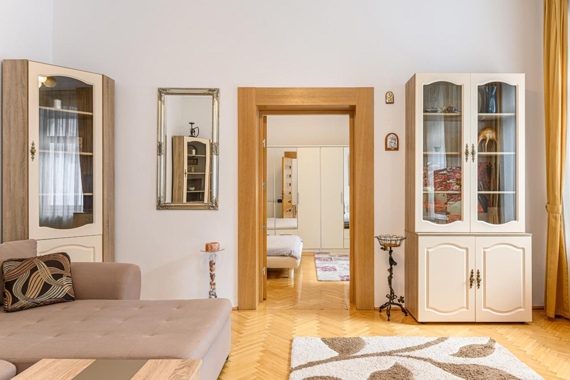 Apartament Brasov Centrul Vechi - 67Sqm - 2Min To Counsel Square Zewnętrze zdjęcie
