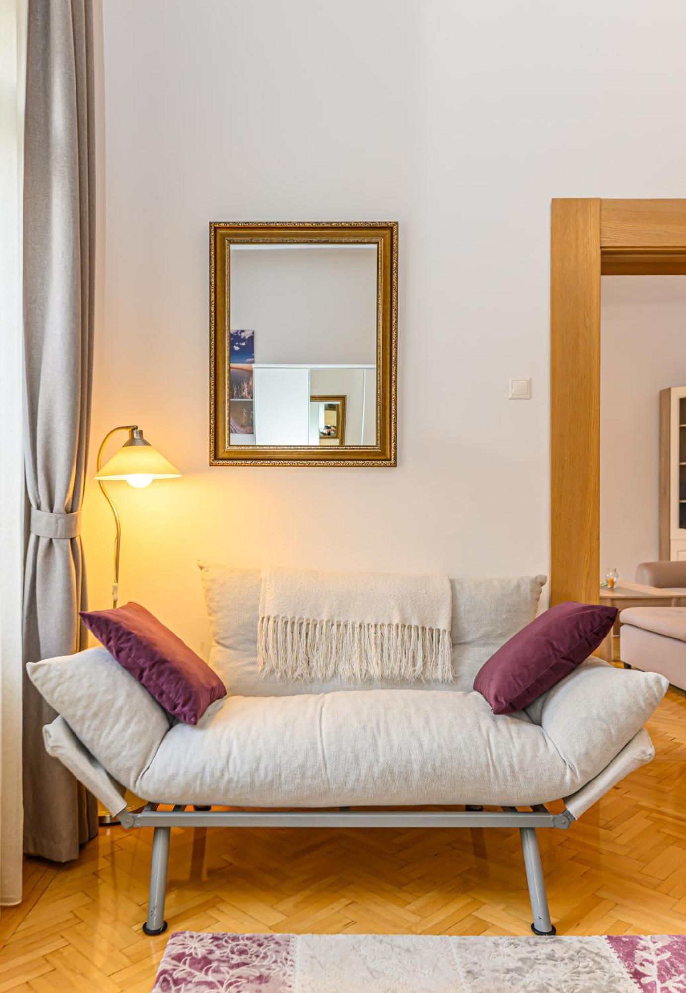 Apartament Brasov Centrul Vechi - 67Sqm - 2Min To Counsel Square Zewnętrze zdjęcie