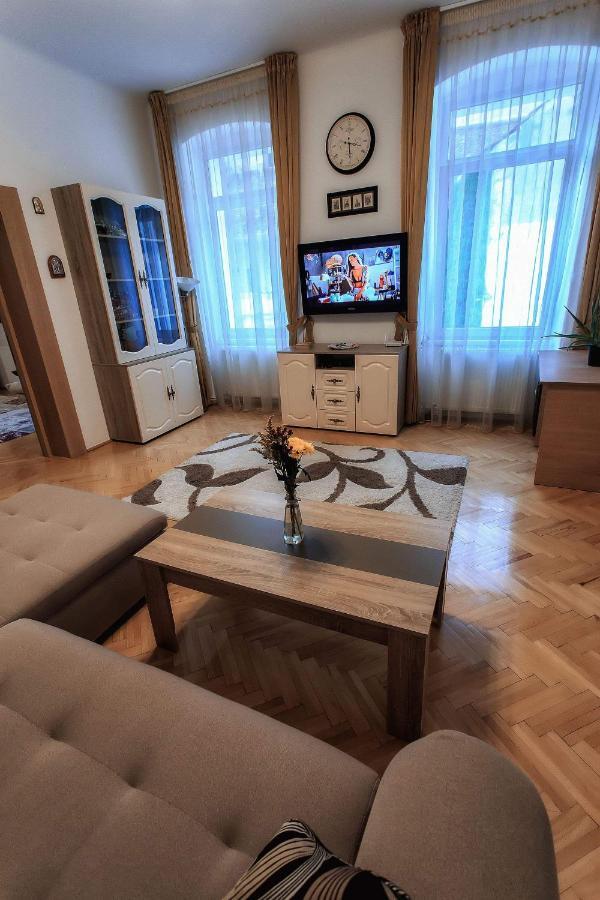 Apartament Brasov Centrul Vechi - 67Sqm - 2Min To Counsel Square Zewnętrze zdjęcie