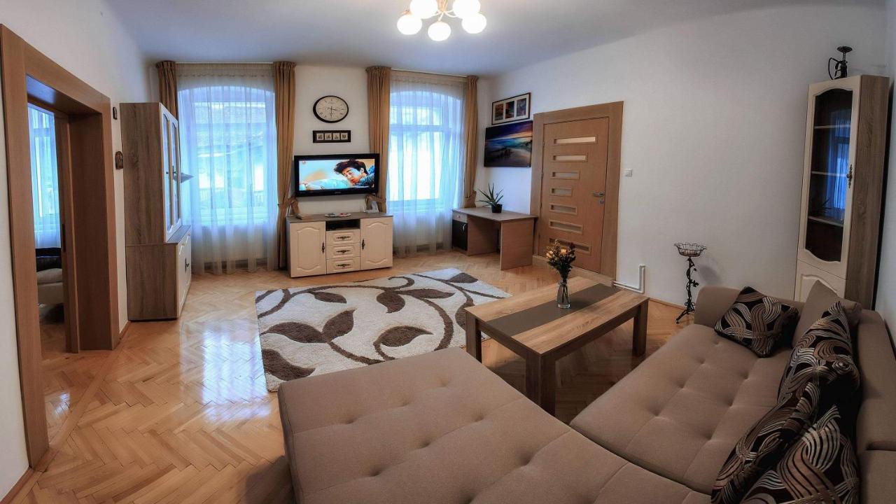 Apartament Brasov Centrul Vechi - 67Sqm - 2Min To Counsel Square Zewnętrze zdjęcie