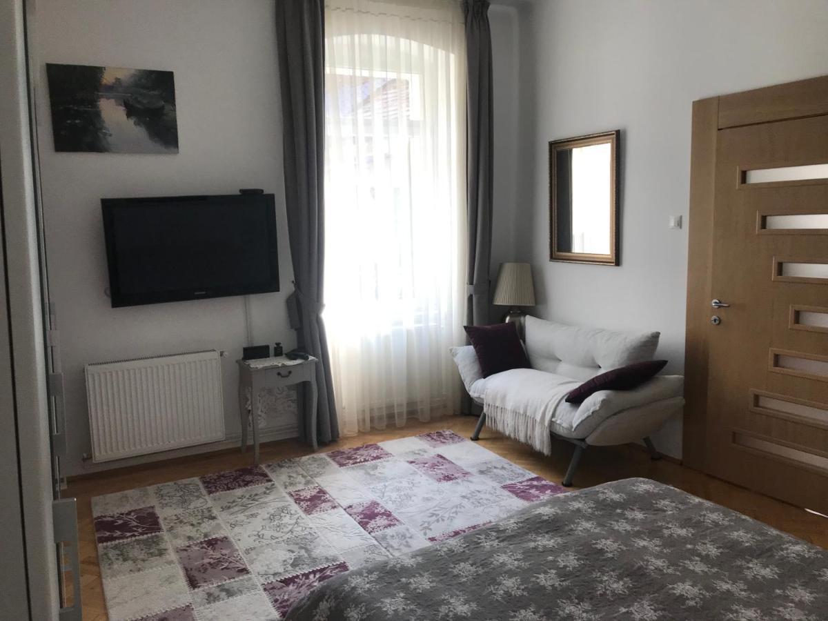 Apartament Brasov Centrul Vechi - 67Sqm - 2Min To Counsel Square Zewnętrze zdjęcie