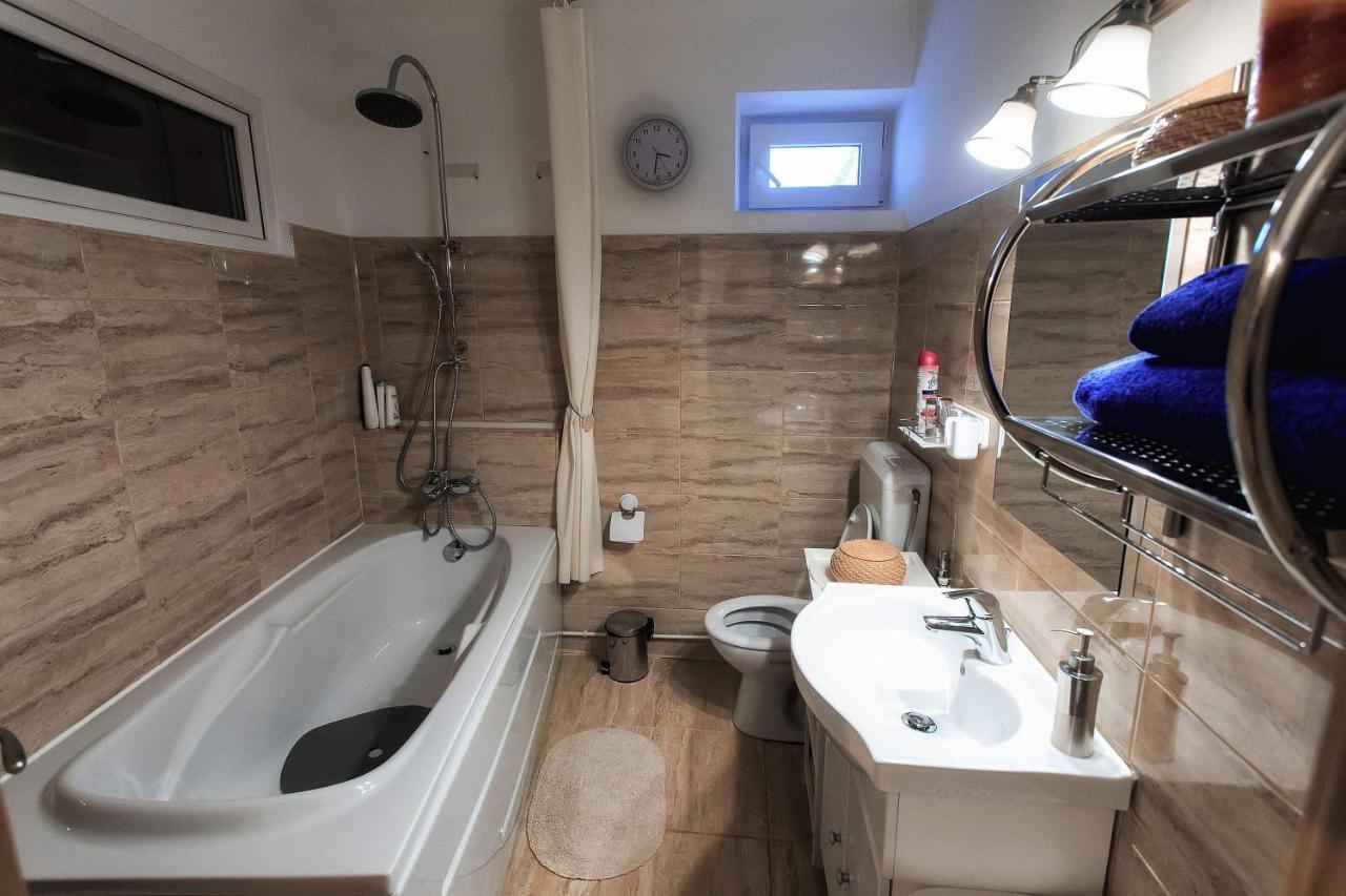 Apartament Brasov Centrul Vechi - 67Sqm - 2Min To Counsel Square Zewnętrze zdjęcie